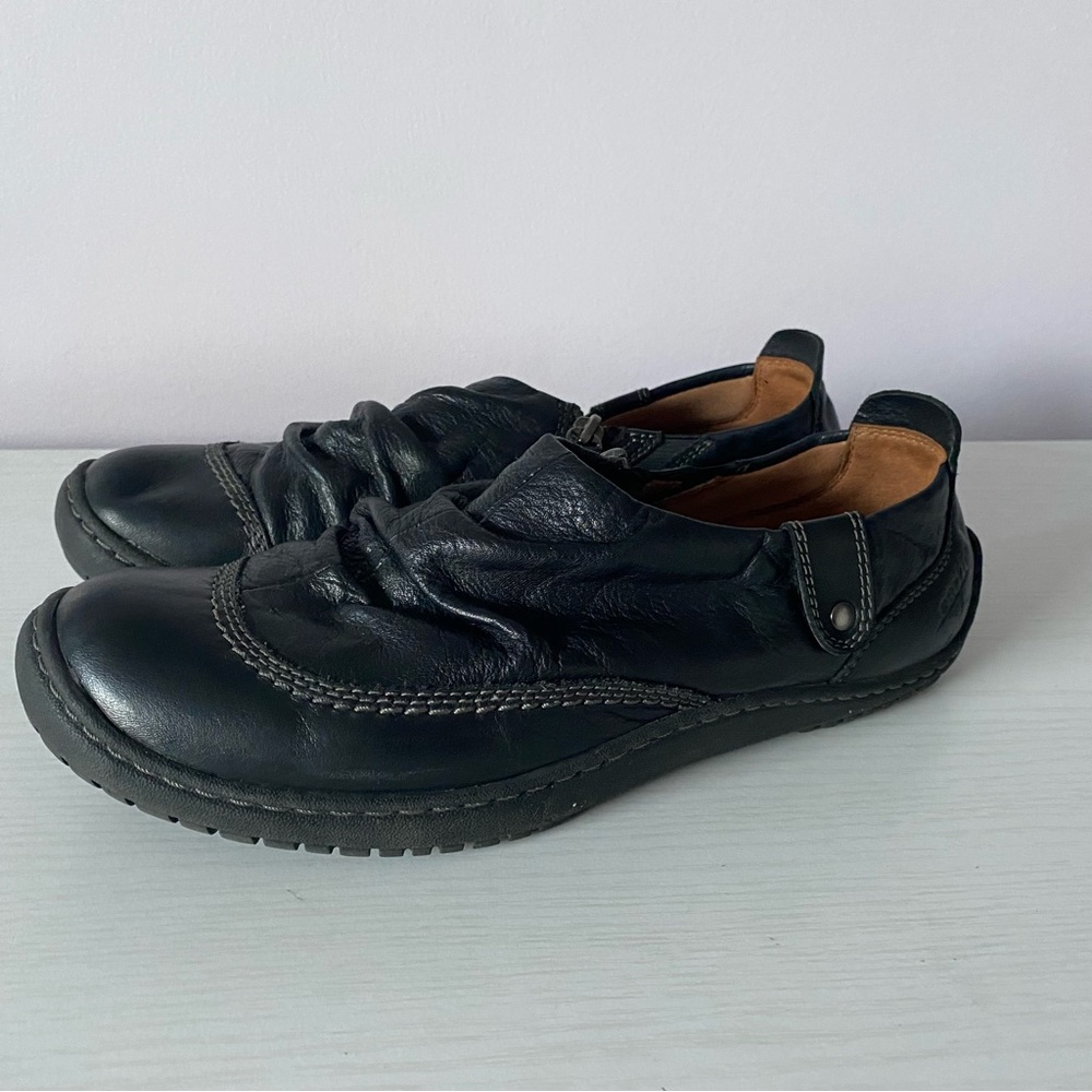 womens earth kaiso side zip loafer shoe size 9.